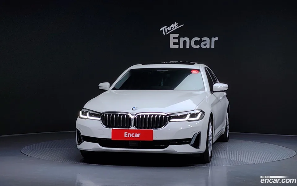 BMW 5 Series 520i 2022 — миниатюра 3