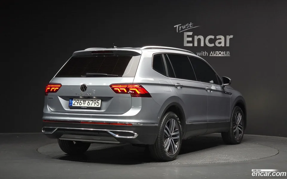 Volkswagen Tiguan Allspace 2.0 TSI 2022 — миниатюра 2