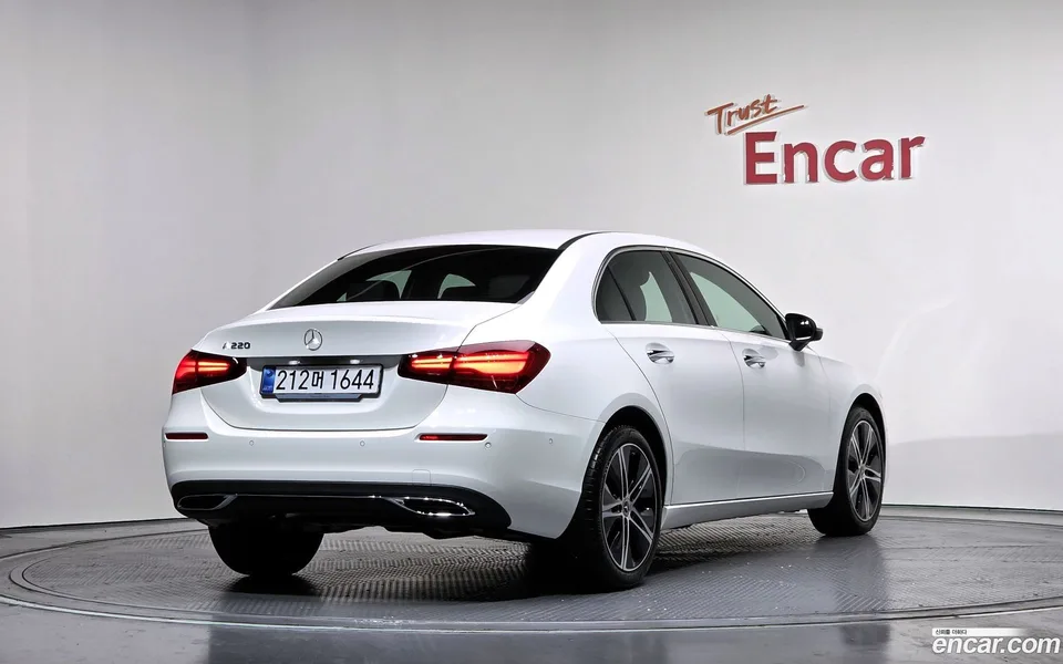 Mercedes-Benz A-Class A220 2025 — миниатюра 2