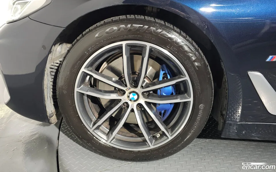 BMW 5 Series 520i M 2022 — миниатюра 5