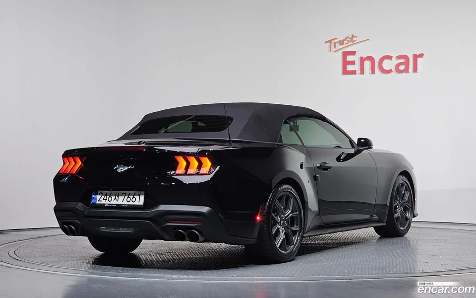Ford Mustang 2.3 2024 — миниатюра 2