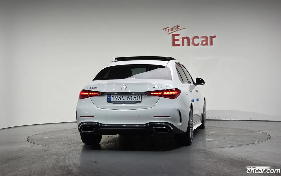 Mercedes-Benz C-Class C300 4MATIC AMG Line 2024 — миниатюра 4