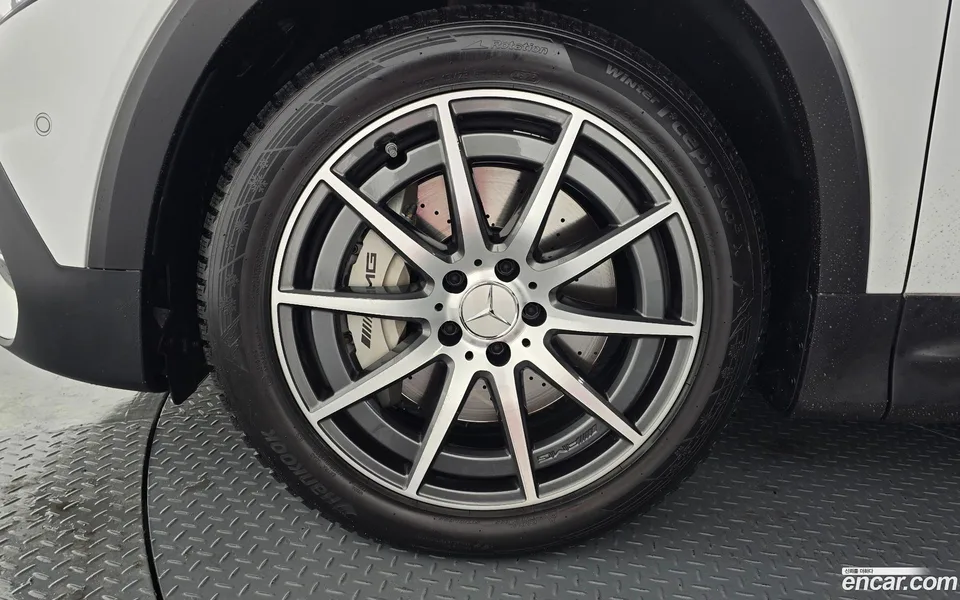 Mercedes-Benz GLB-Class AMG GLB35 4MATIC 2022 — миниатюра 5