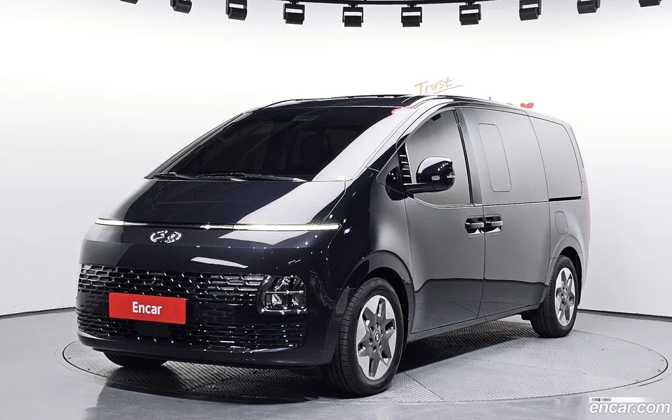 Hyundai Staria 4WD 11 2024 — фото 1, купить с доставкой в Москву