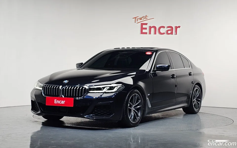 BMW 5 Series 520i M 2022 — фото 1, купить с доставкой в Москву