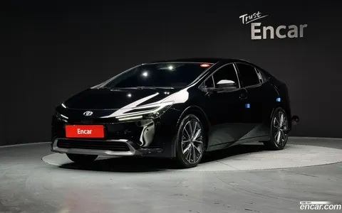 Toyota Prius 2023 купить в Москве