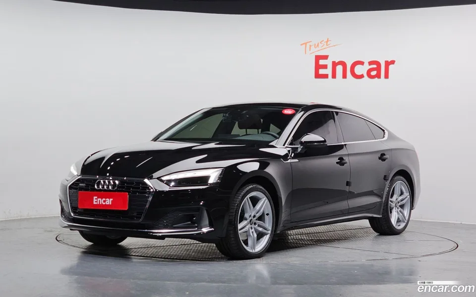 Audi A5 40 TFSI 2023 — фото 1, купить с доставкой в Москву