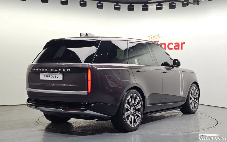 Land Rover Range Rover P550E AB 2024 — миниатюра 2