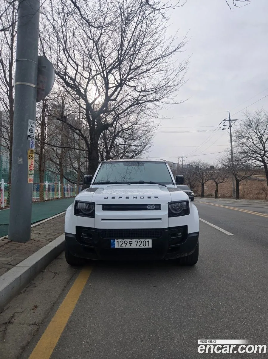 Land Rover Defender 110 D300 HSE 2022 — миниатюра 2