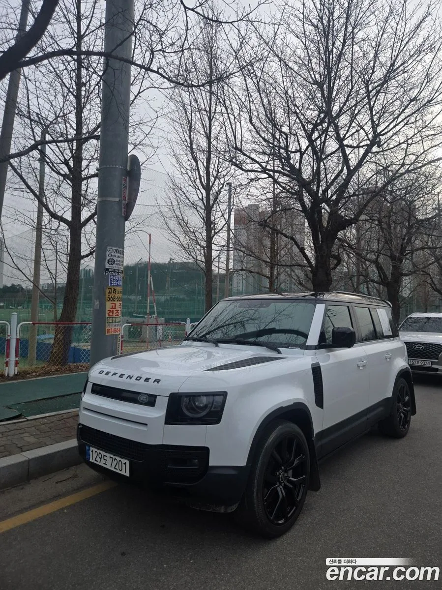 Land Rover Defender 110 D300 HSE 2022 — миниатюра 3
