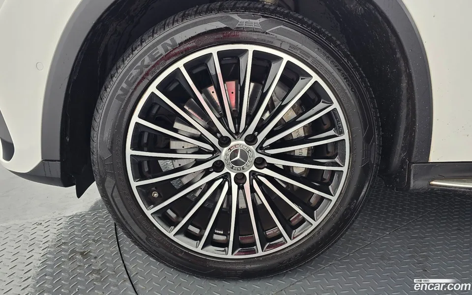 Mercedes-Benz GLC-Class GLC300 4MATIC AMG Line 2023 — миниатюра 5