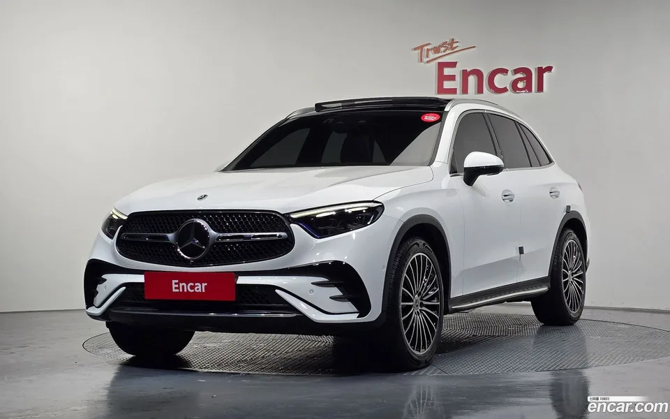 Mercedes-Benz GLC-Class GLC300 4MATIC AMG Line 2023 — фото 1, купить с доставкой в Москву