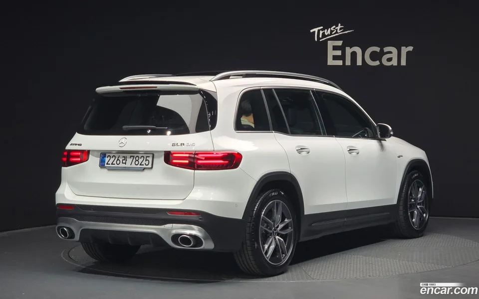 Mercedes-Benz GLB-Class AMG GLB35 4MATIC 2025 — миниатюра 2