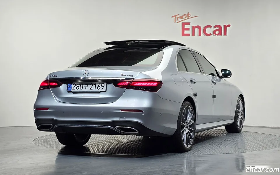 Mercedes-Benz E-Class E350 4MATIC AMG Line 2022 — миниатюра 2