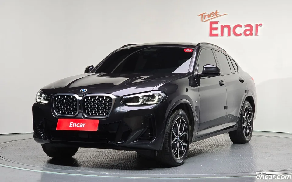 BMW X4 xDrive20i M 2023 — фото 1, купить с доставкой в Москву