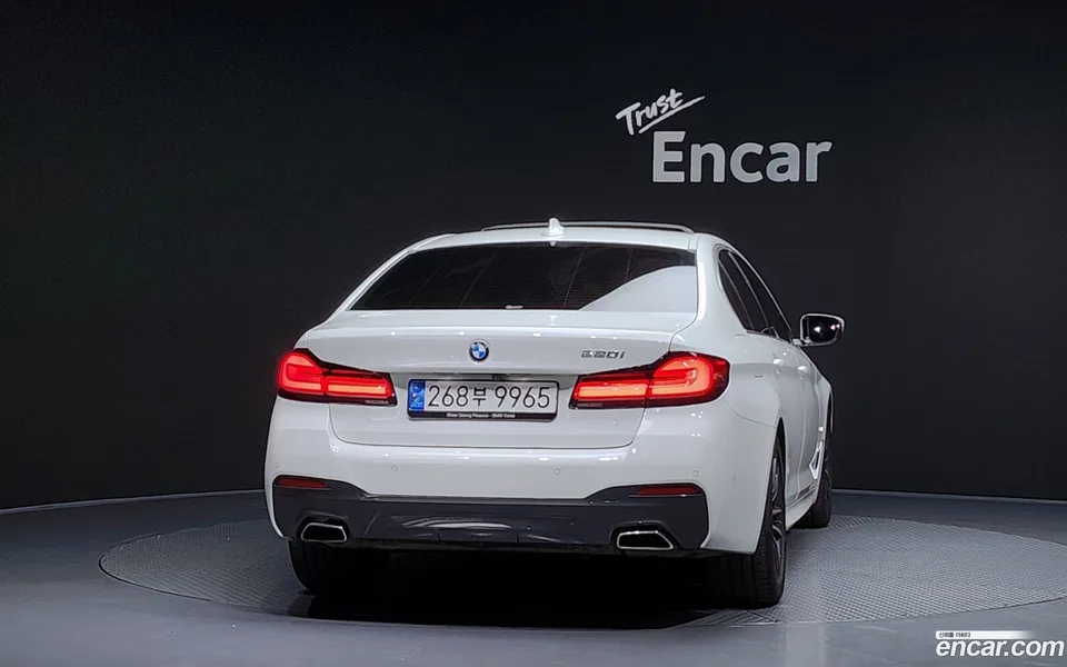 BMW 5 Series 520i M 2022 — миниатюра 4