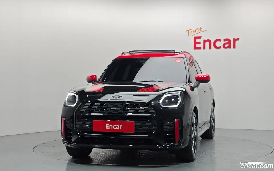 MINI Cooper S Countryman ALL4 JCW 2024 — миниатюра 3