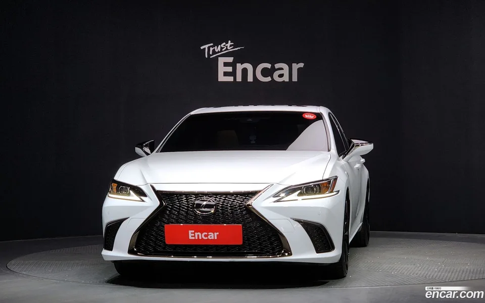 Lexus ES 300h F-Sport 2024 — миниатюра 3