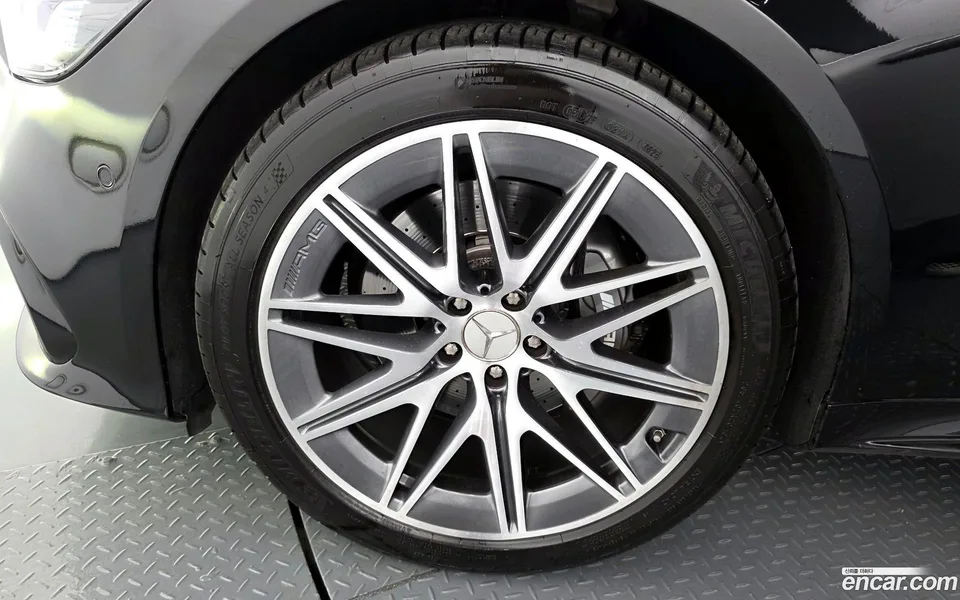 Mercedes-Benz AMG GT 4 43 4MATIC+ 2022 — миниатюра 5