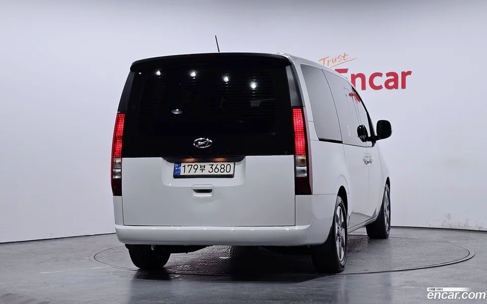Hyundai Staria 9 2024 — миниатюра 4