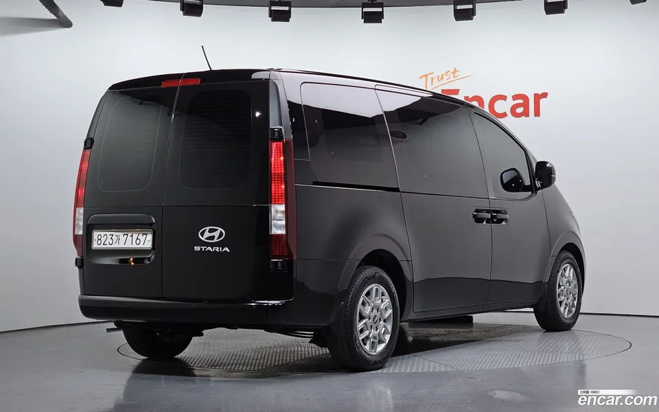 Hyundai Staria 3 2024 — миниатюра 2