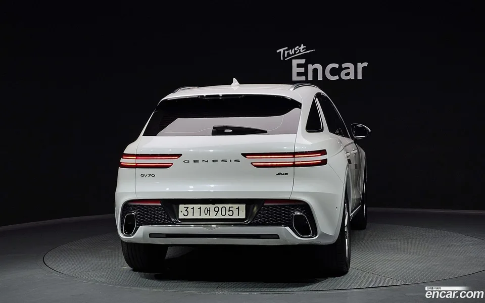 Genesis GV70 2.5T AWD 2023 — миниатюра 4