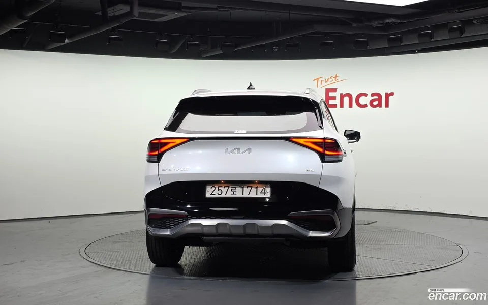 Kia Sportage Hybrid 2WD 2023 — миниатюра 4