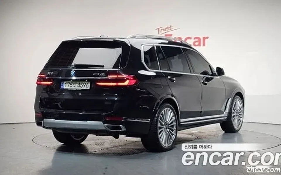 BMW X7 xDrive 40i 6 2023 — миниатюра 2