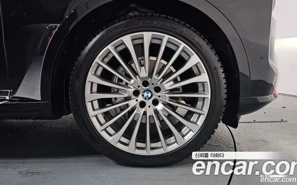 BMW X7 xDrive 40i 6 2023 — миниатюра 5
