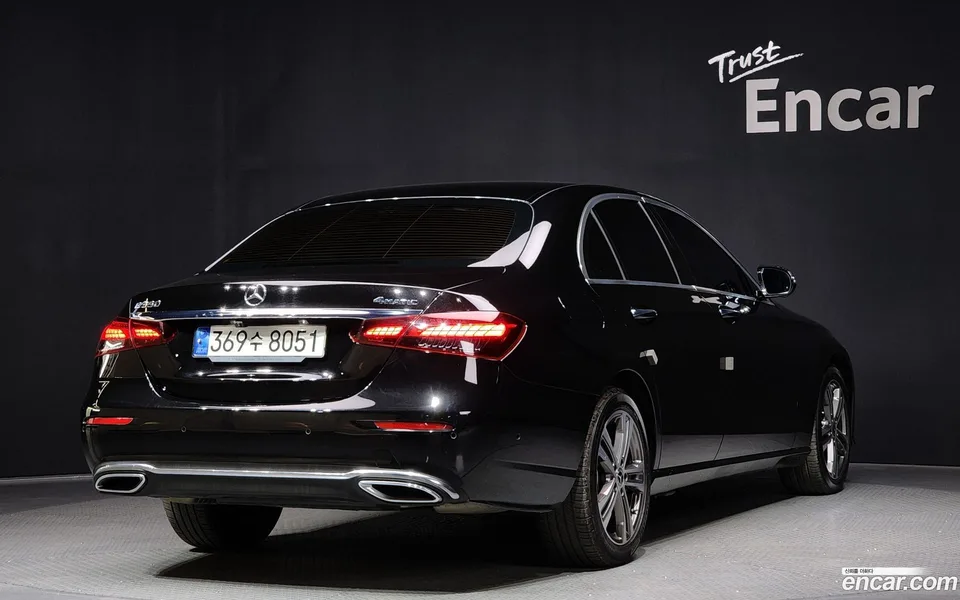 Mercedes-Benz E-Class E350 4MATIC 2022 — миниатюра 2
