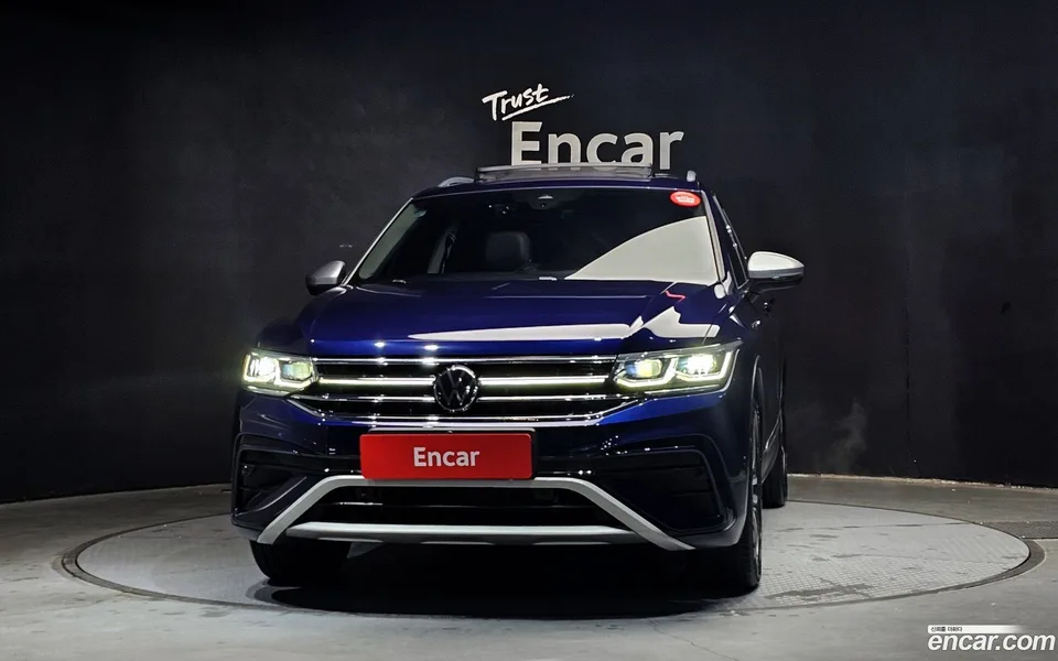 Volkswagen Tiguan Allspace 2.0 TSI 2023 — миниатюра 3