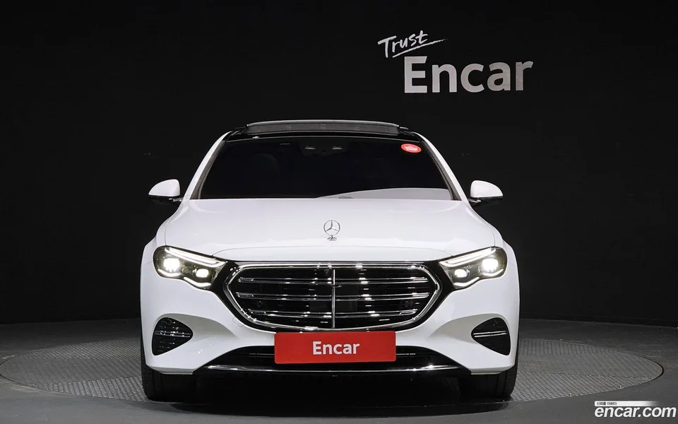 Mercedes-Benz E-Class E450 4MATIC 2024 — миниатюра 3
