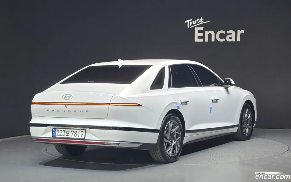 Hyundai Grandeur Hybrid 2023 — миниатюра 2