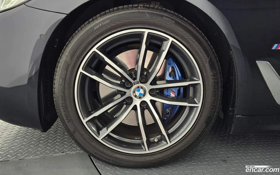 BMW 5 Series 520i M 2022 — миниатюра 5