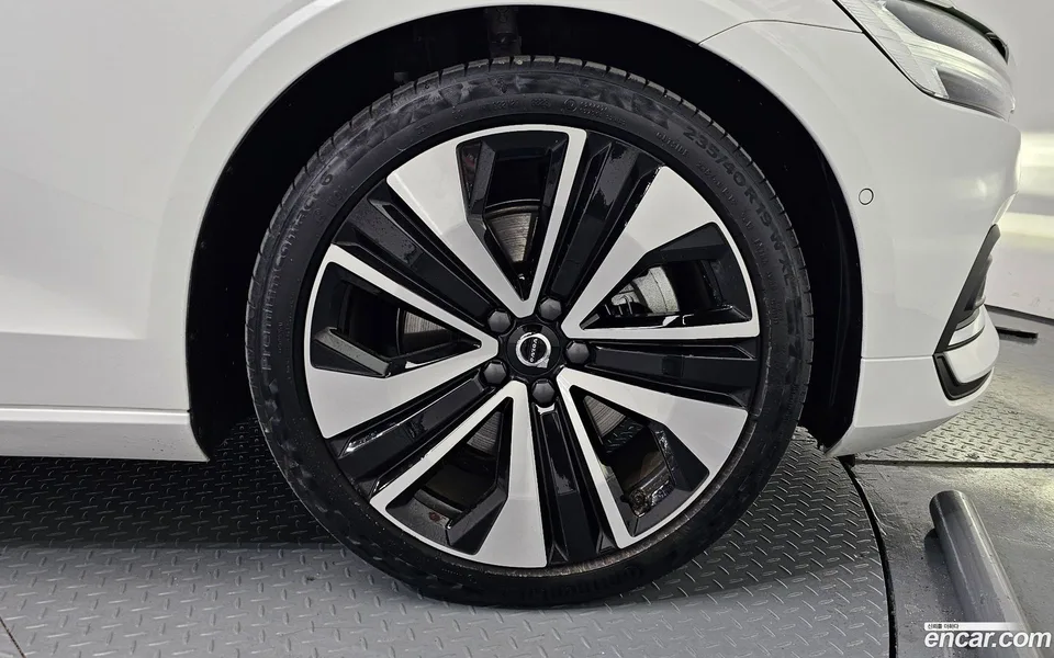Volvo S60 B5 2024 — миниатюра 5