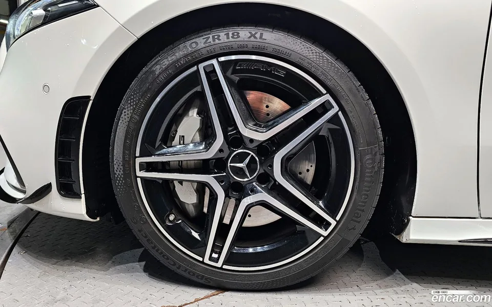 Mercedes-Benz A-Class AMG A35 4MATIC 2022 — миниатюра 5