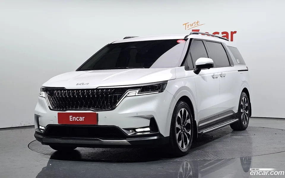Kia Carnival 7 2023 — фото 1, купить с доставкой в Москву