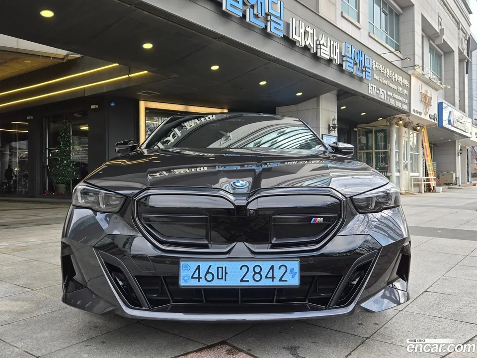 BMW i5 M60 xDrive 2024 — миниатюра 3