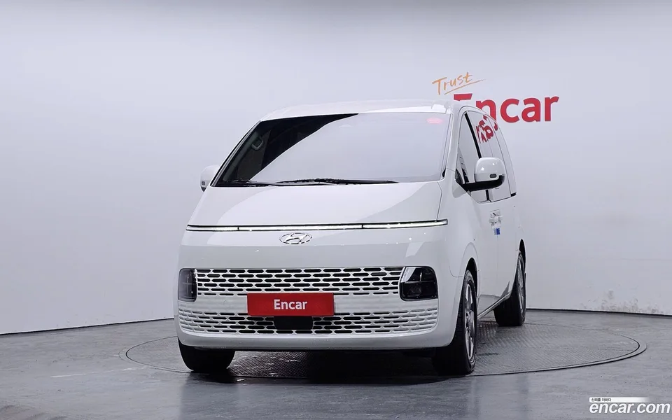 Hyundai Staria 9 2024 — миниатюра 3
