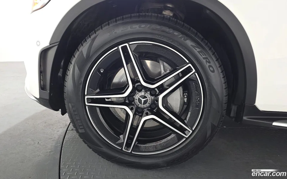 Mercedes-Benz GLC-Class GLC300 4MATIC 2023 — миниатюра 5