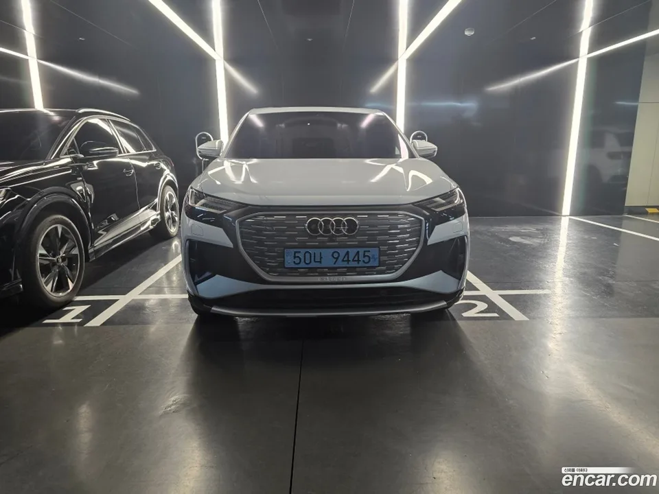 Audi Q4 e-tron (F4) 40 2023 — фото 1, купить с доставкой в Москву