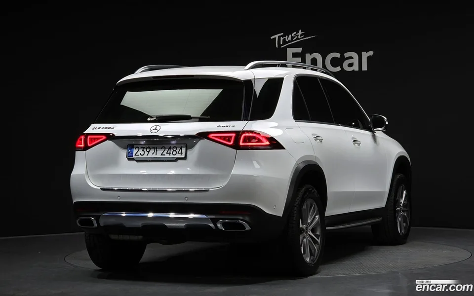 Mercedes-Benz GLE-Class GLE300d 4MATIC 2023 — миниатюра 2