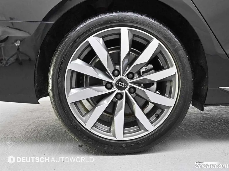 Audi A4 40 TFSI 2023 — миниатюра 5