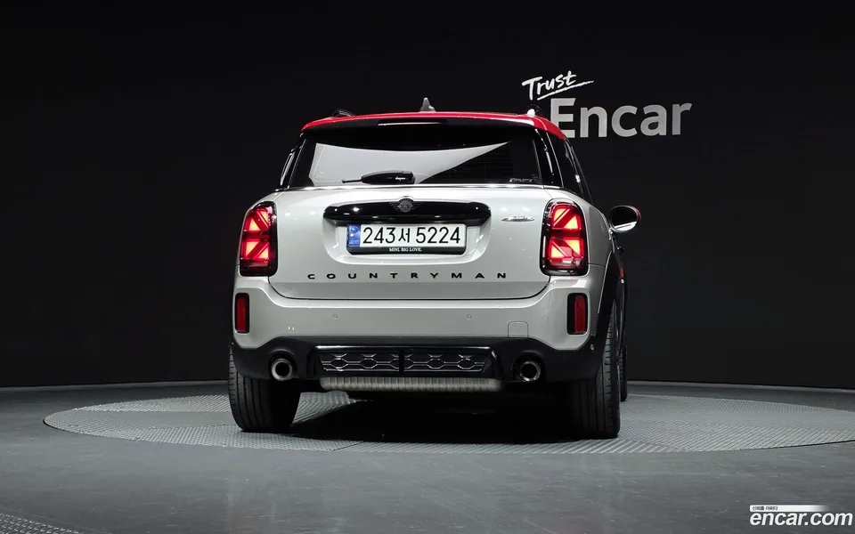 MINI Cooper S Countryman JCW 2023 — миниатюра 4