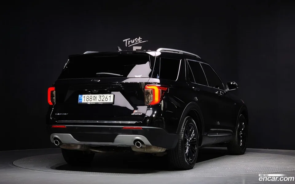 Ford Explorer 2.3 4WD 2022 — миниатюра 2