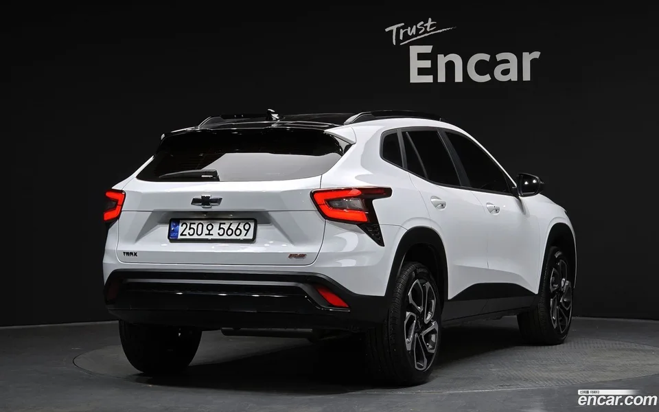 Chevrolet Trax Crossover 1.2 RS 2024 — миниатюра 2