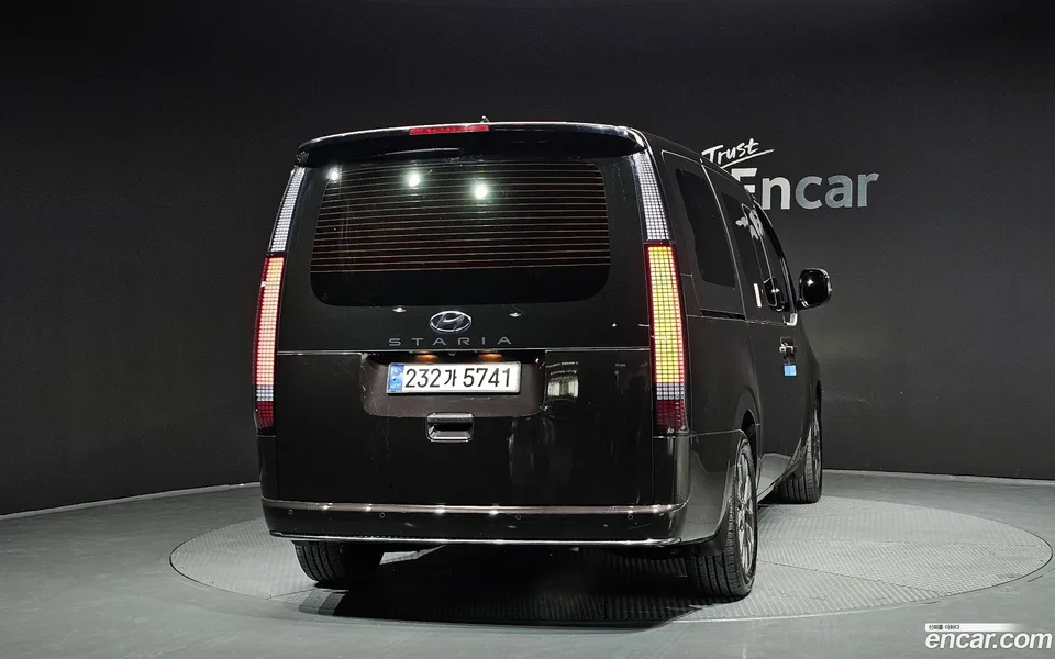 Hyundai Staria L3.5 9 2023 — миниатюра 4