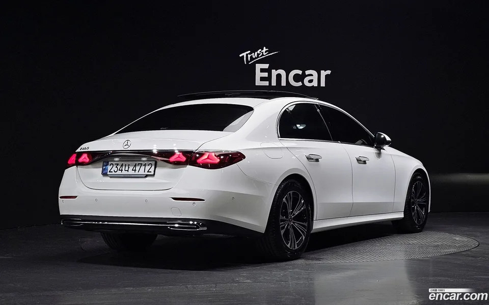 Mercedes-Benz E-Class E200 2025 — миниатюра 2