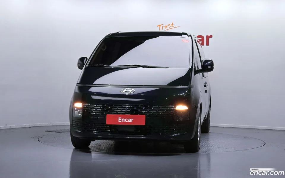 Hyundai Staria L3.5 5 2024 — миниатюра 3