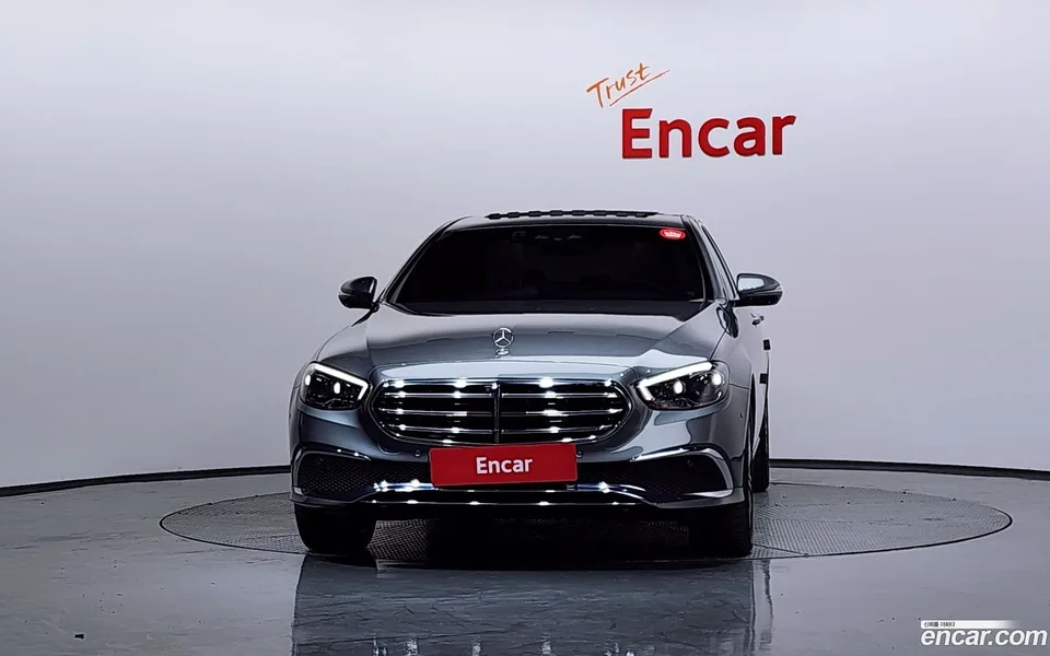 Mercedes-Benz E-Class E350 4MATIC 2023 — миниатюра 3